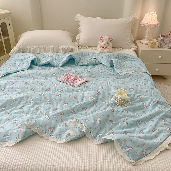 91家纺网 家纺一手货源 找家纺 yyds网供 2026新款A类法式花卉小清新全棉纯棉双层纱花边夏被夏凉被空调被 小蓝马