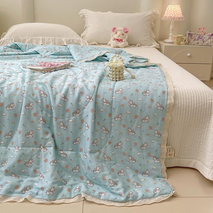 91家纺网 家纺一手货源 找家纺 yyds网供 2026新款A类法式花卉小清新全棉纯棉双层纱花边夏被夏凉被空调被 小蓝马