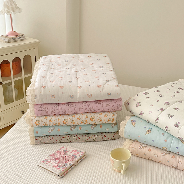 91家纺网 家纺一手货源 找家纺 yyds网供 2026新款A类法式花卉小清新全棉纯棉双层纱花边夏被夏凉被空调被 组合图仅供展示不可下单