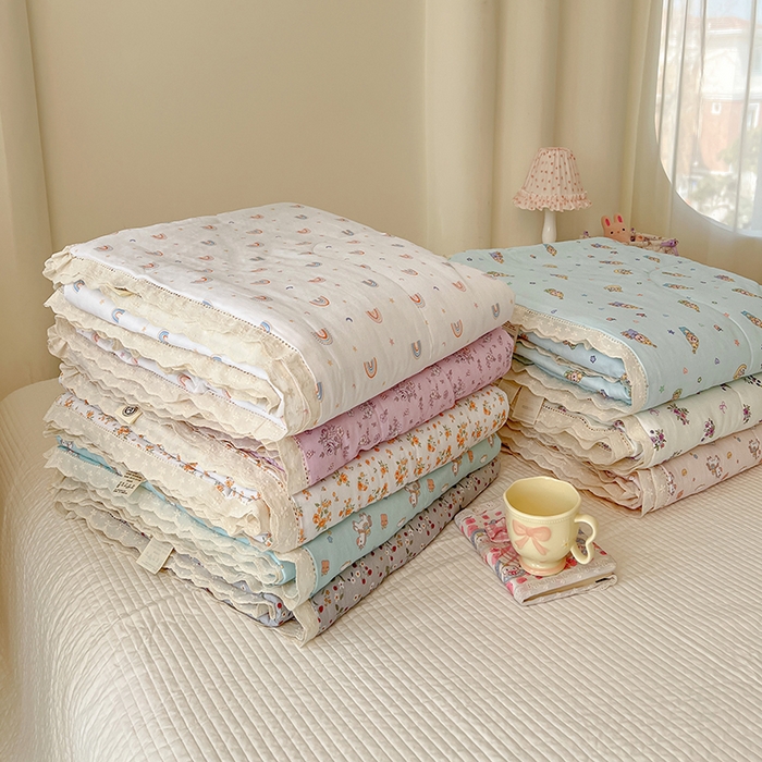 91家纺网 家纺一手货源 找家纺 yyds网供 2026新款A类法式花卉小清新全棉纯棉双层纱花边夏被夏凉被空调被 组合图仅供展示不可下单