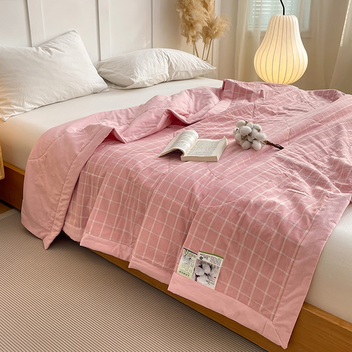 91家纺网 家纺一手货源 找家纺 yyds网供 2026新款无印格子A类里外全棉纯棉水洗棉新疆棉花夏被夏凉被空调被 粉大格