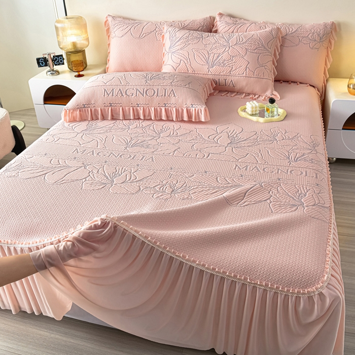 91家纺网 家纺一手货源 找家纺 诺梵家纺 2026新款 pe 乙纶立体提花凉豆豆席凉席床裙款【控价1.5米119 ；1.8米129；2.0米139】半夏-粉