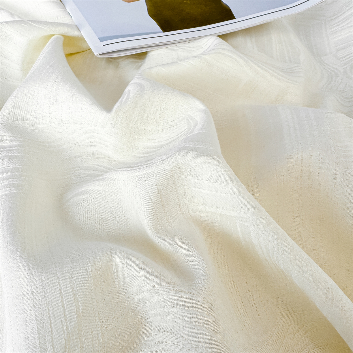 91家纺网 家纺一手货源 找家纺 灰鲸 2026新款全棉纯棉厚织贡缎大提花四件套 凡汐-杏仁奶霜