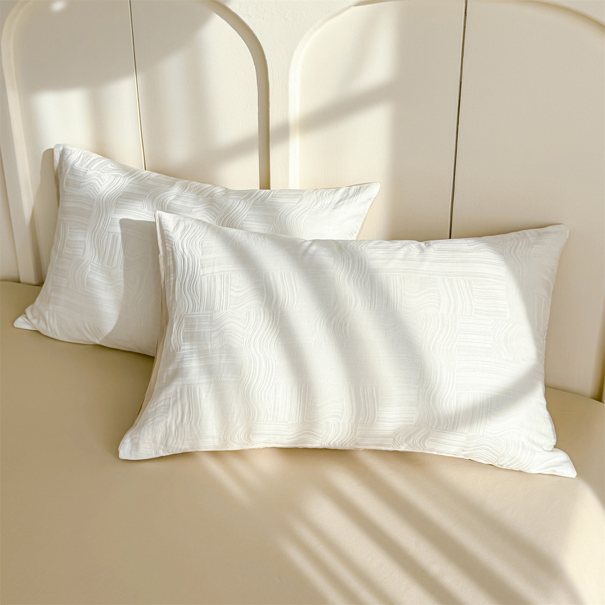 91家纺网 家纺一手货源 找家纺 灰鲸 2026新款全棉纯棉厚织贡缎大提花四件套 凡汐-杏仁奶霜