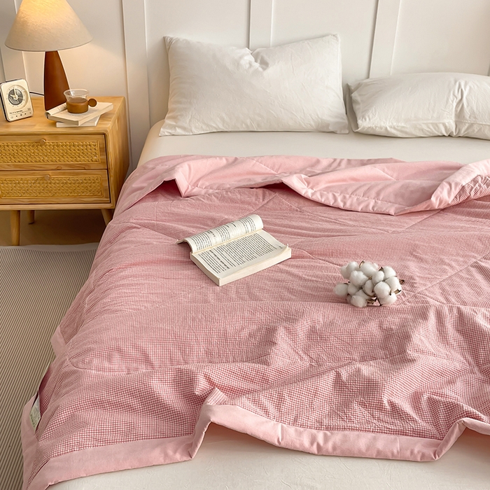 91家纺网 家纺一手货源 找家纺 yyds网供 2026新款无印格子A类里外全棉纯棉水洗棉新疆棉花夏被夏凉被空调被 粉小格