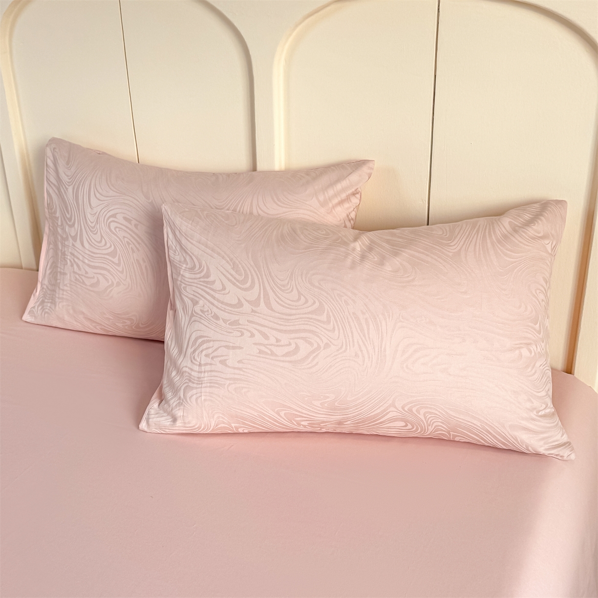 91家纺网 家纺一手货源 找家纺 灰鲸 2026新款全棉纯棉厚织贡缎大提花四件套 浮岚-蜜春粉