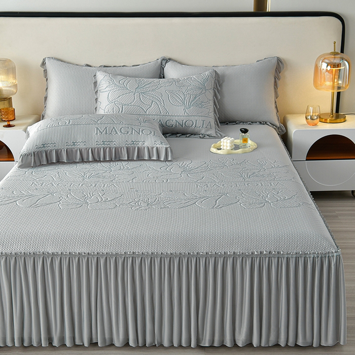 91家纺网 家纺一手货源 找家纺 诺梵家纺 2026新款 pe 乙纶立体提花凉豆豆席凉席床裙款【控价1.5米119 ；1.8米129；2.0米139】半夏-灰