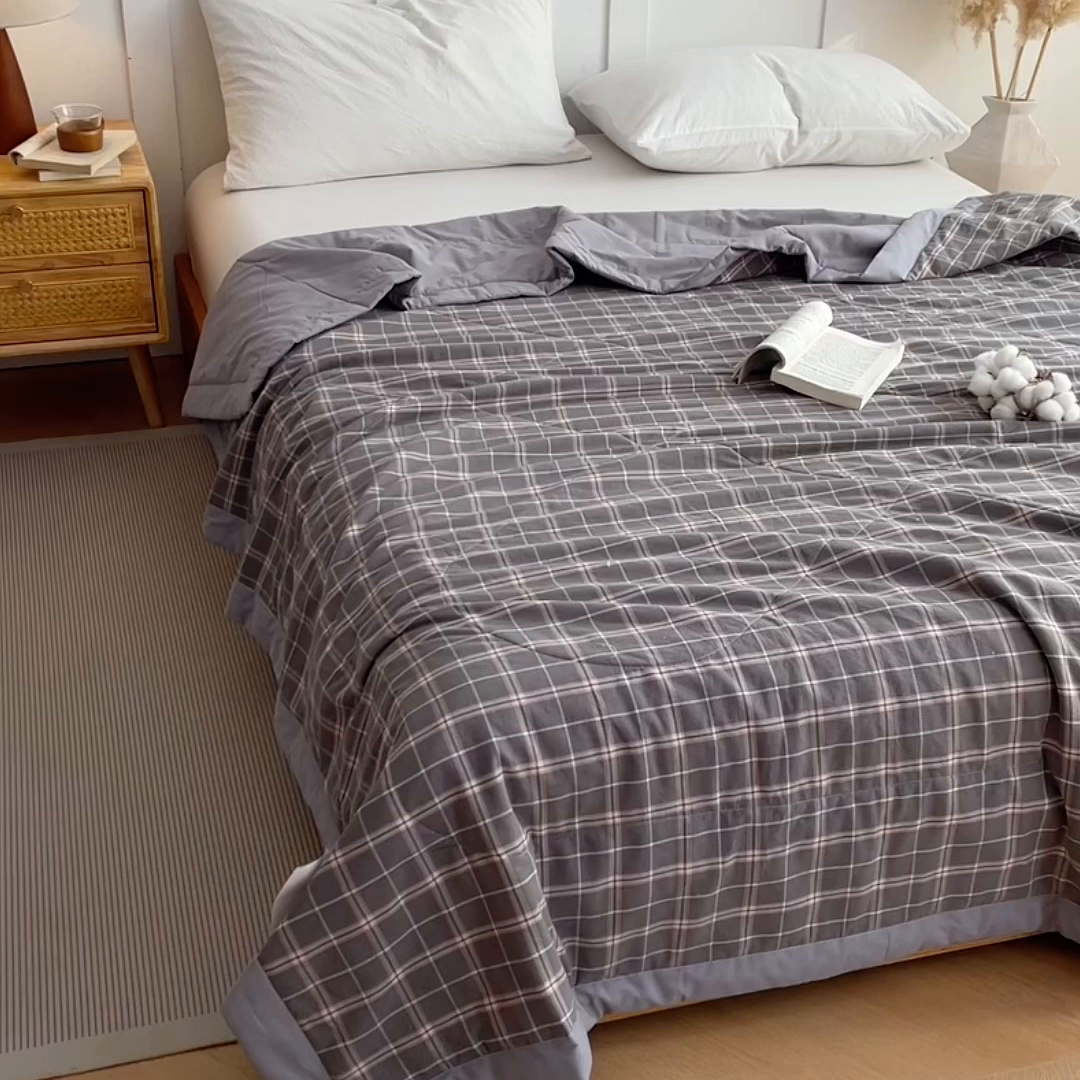 91家纺网 家纺一手货源 找家纺 yyds网供 2026新款无印格子A类里外全棉纯棉水洗棉新疆棉花夏被夏凉被空调被 灰大格