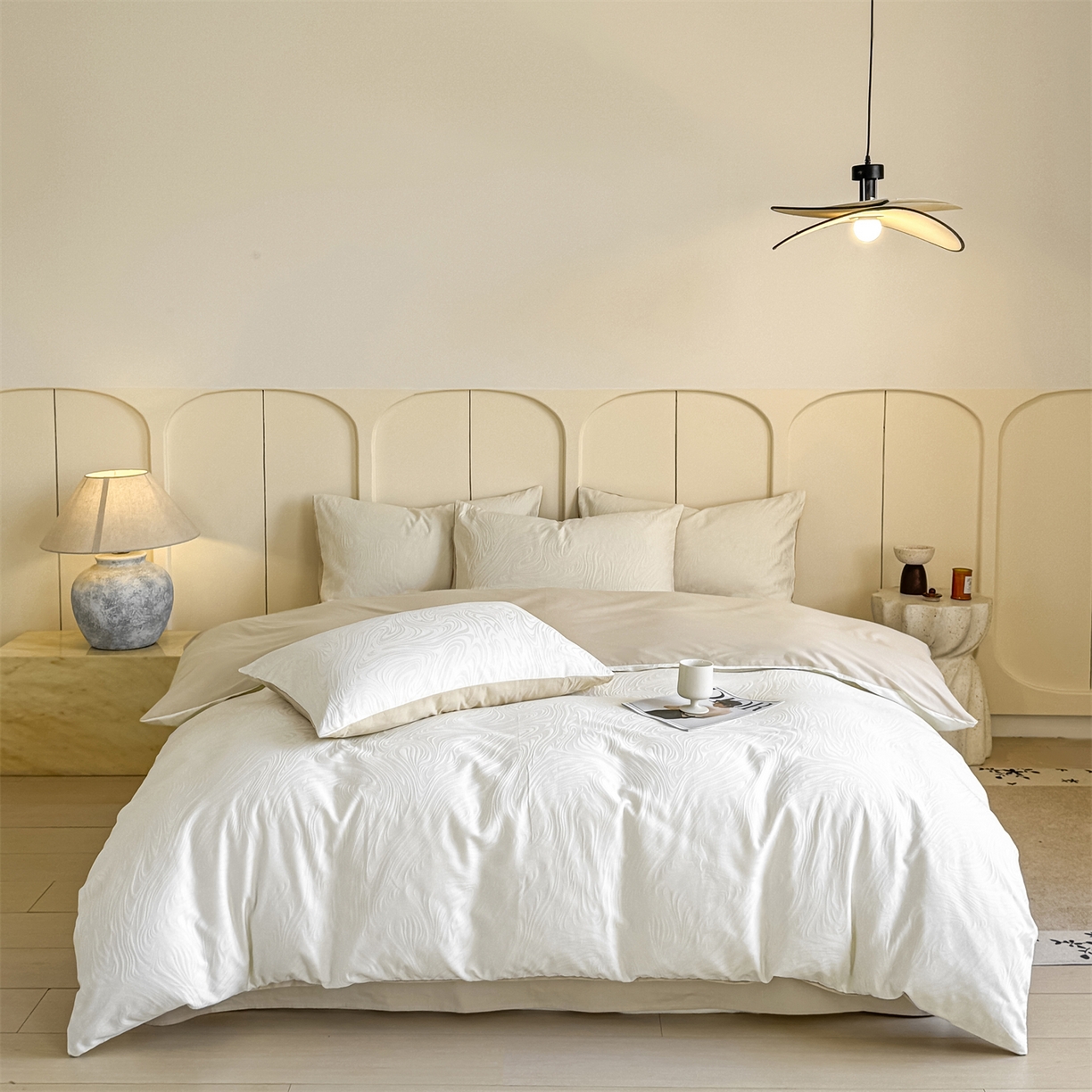 91家纺网 家纺一手货源 找家纺 灰鲸 2026新款全棉纯棉厚织贡缎大提花四件套 浮岚-杏仁奶霜