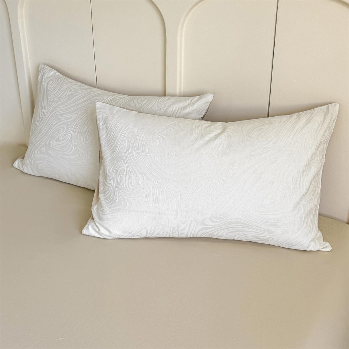 91家纺网 家纺一手货源 找家纺 灰鲸 2026新款全棉纯棉厚织贡缎大提花四件套 浮岚-杏仁奶霜