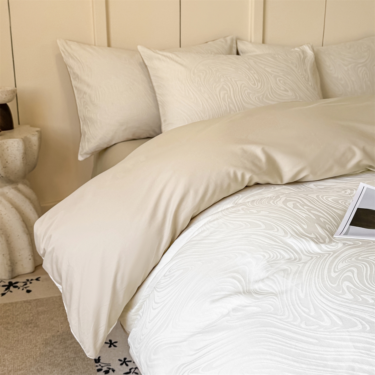 91家纺网 家纺一手货源 找家纺 灰鲸 2026新款全棉纯棉厚织贡缎大提花四件套 浮岚-杏仁奶霜