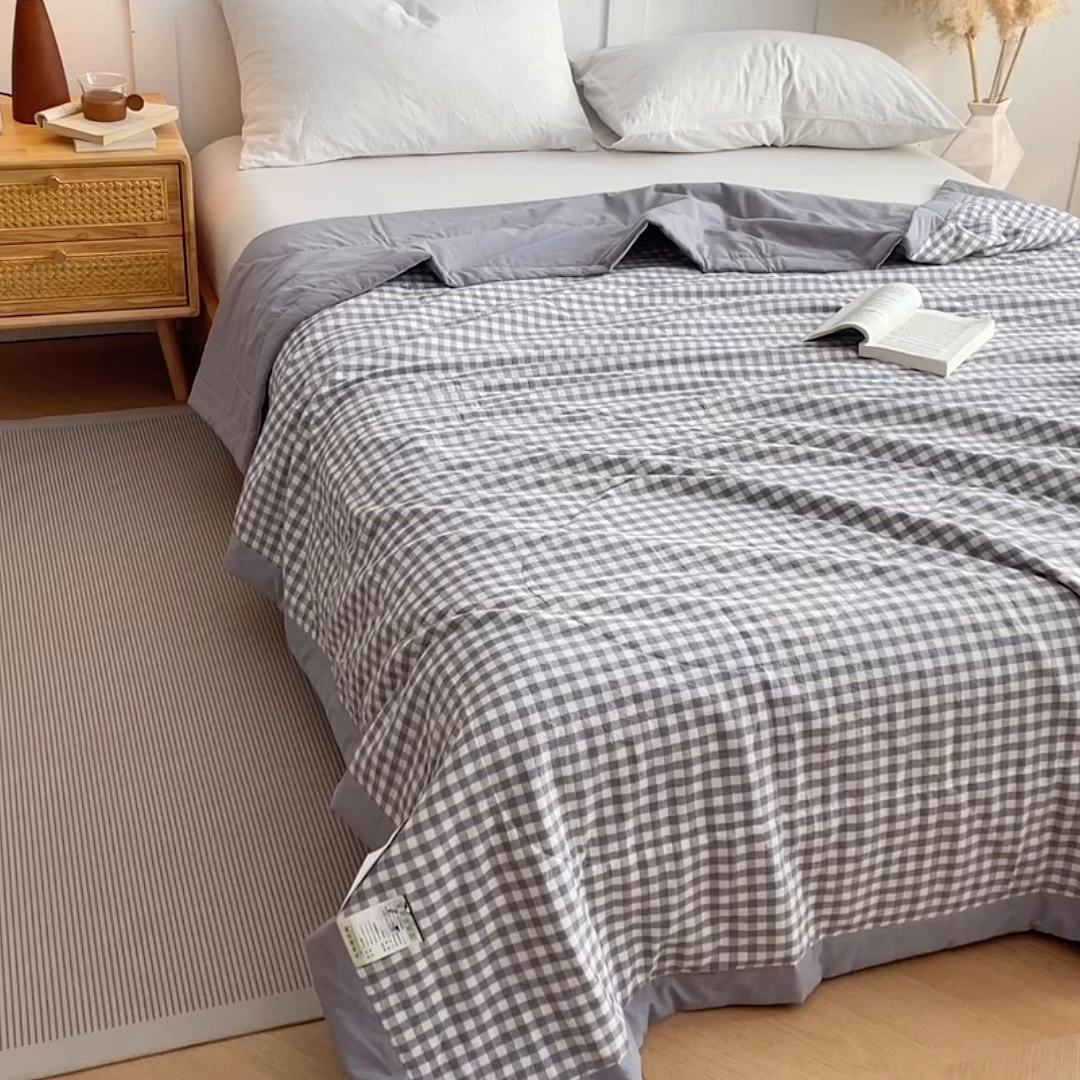 91家纺网 家纺一手货源 找家纺 yyds网供 2026新款无印格子A类里外全棉纯棉水洗棉新疆棉花夏被夏凉被空调被 灰小格