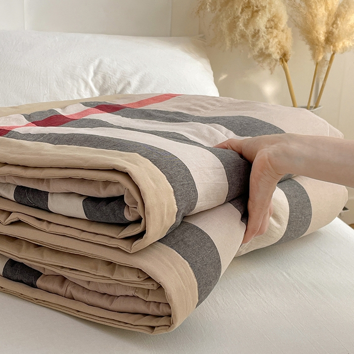 91家纺网 家纺一手货源 找家纺 yyds网供 2026新款无印格子A类里外全棉纯棉水洗棉新疆棉花夏被夏凉被空调被 英伦宝莉