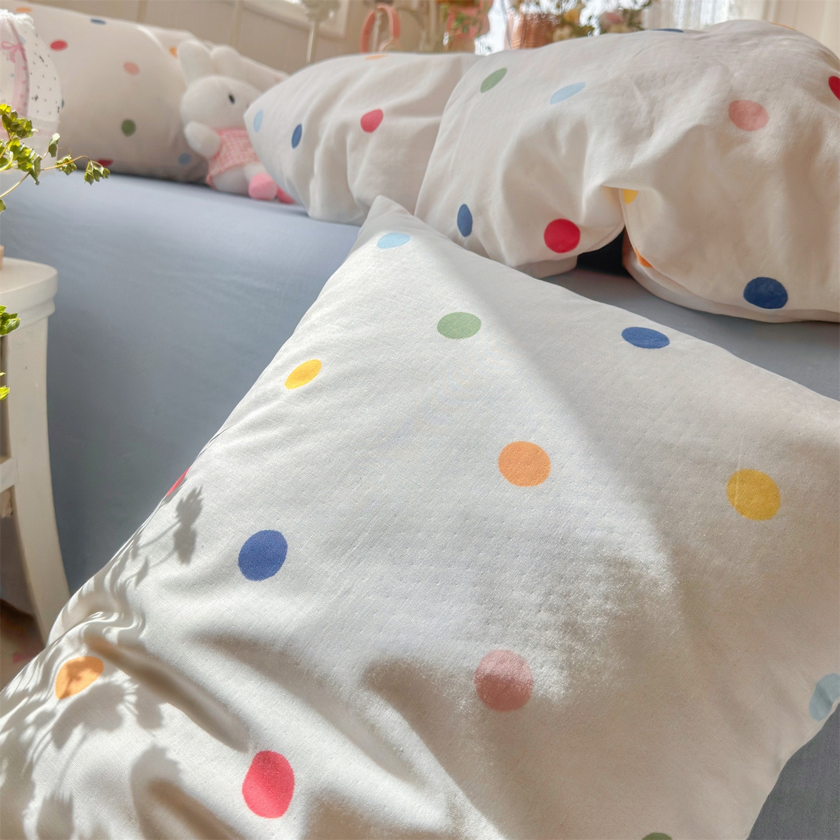 91家纺网 家纺一手货源 找家纺 名兮家居 2026春夏新款全棉纯棉A类双层纱四件套 双层纱-彩色波点