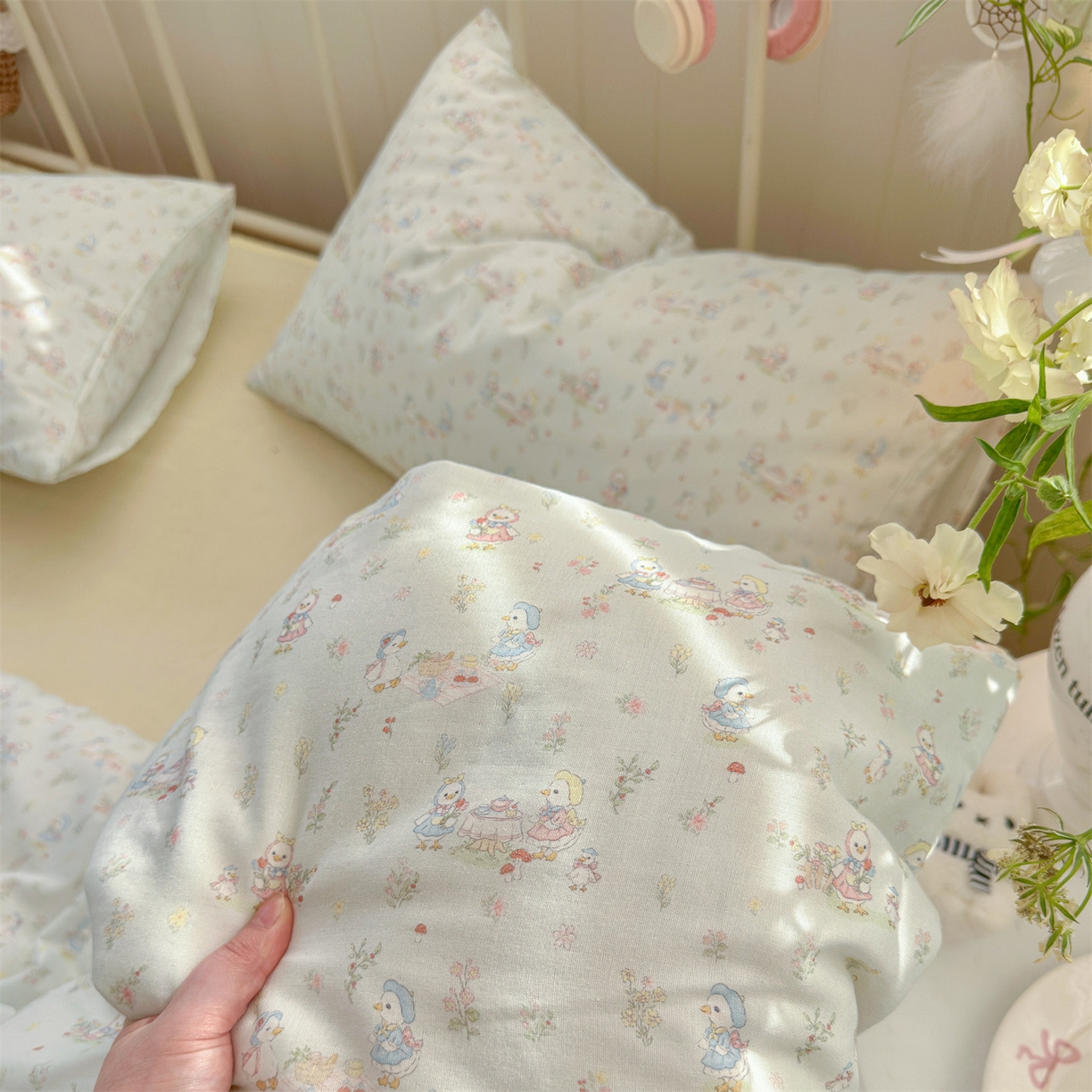 91家纺网 家纺一手货源 找家纺 名兮家居 2026春夏新款全棉纯棉A类双层纱四件套 双层纱-花田鸭