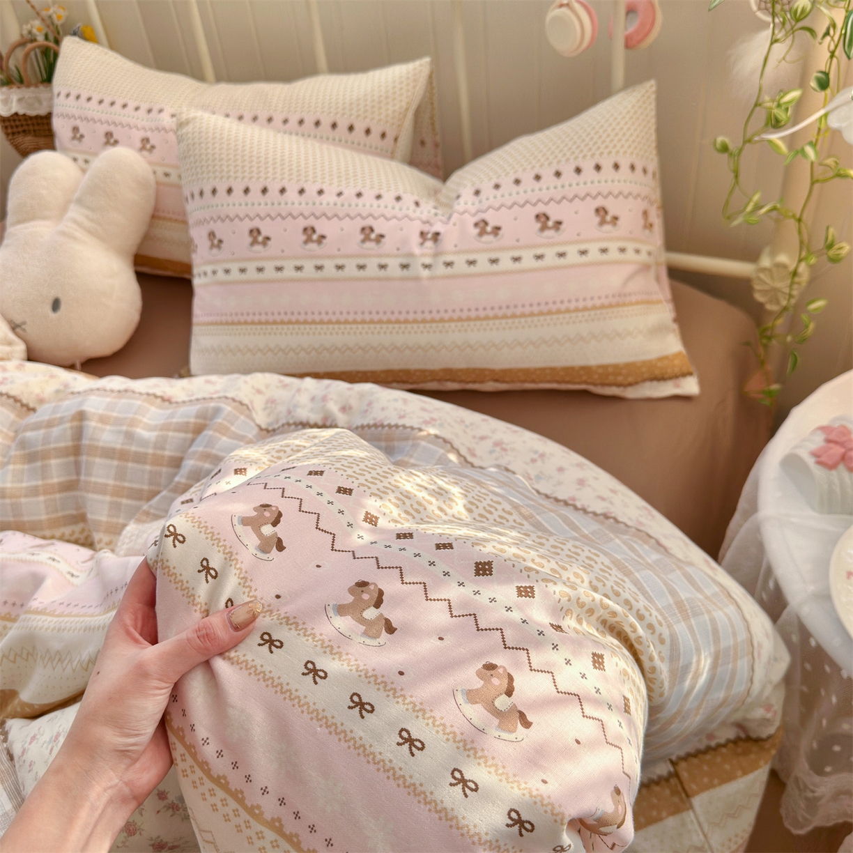 91家纺网 家纺一手货源 找家纺 名兮家居 2026春夏新款全棉纯棉A类双层纱四件套 双层纱-木马集