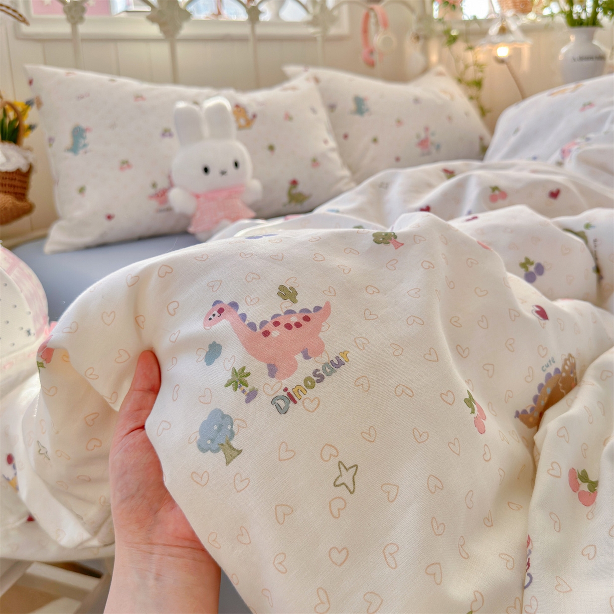 91家纺网 家纺一手货源 找家纺 名兮家居 2026春夏新款全棉纯棉A类双层纱四件套 双层纱-趣味王国