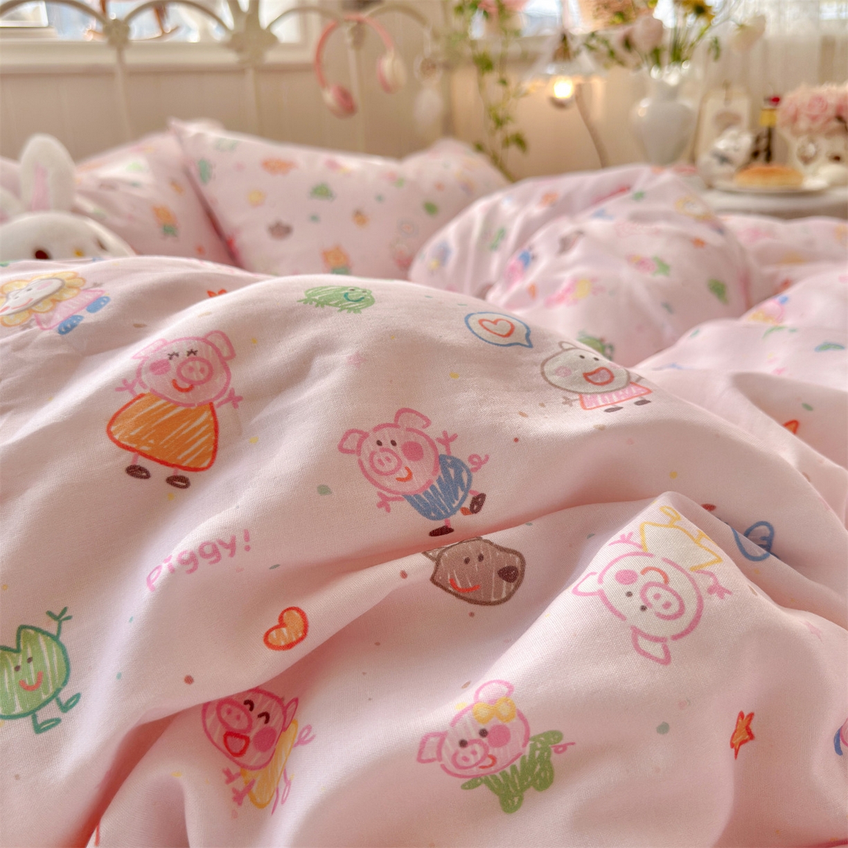 91家纺网 家纺一手货源 找家纺 名兮家居 2026春夏新款全棉纯棉A类双层纱四件套 双层纱-猪猪乐园