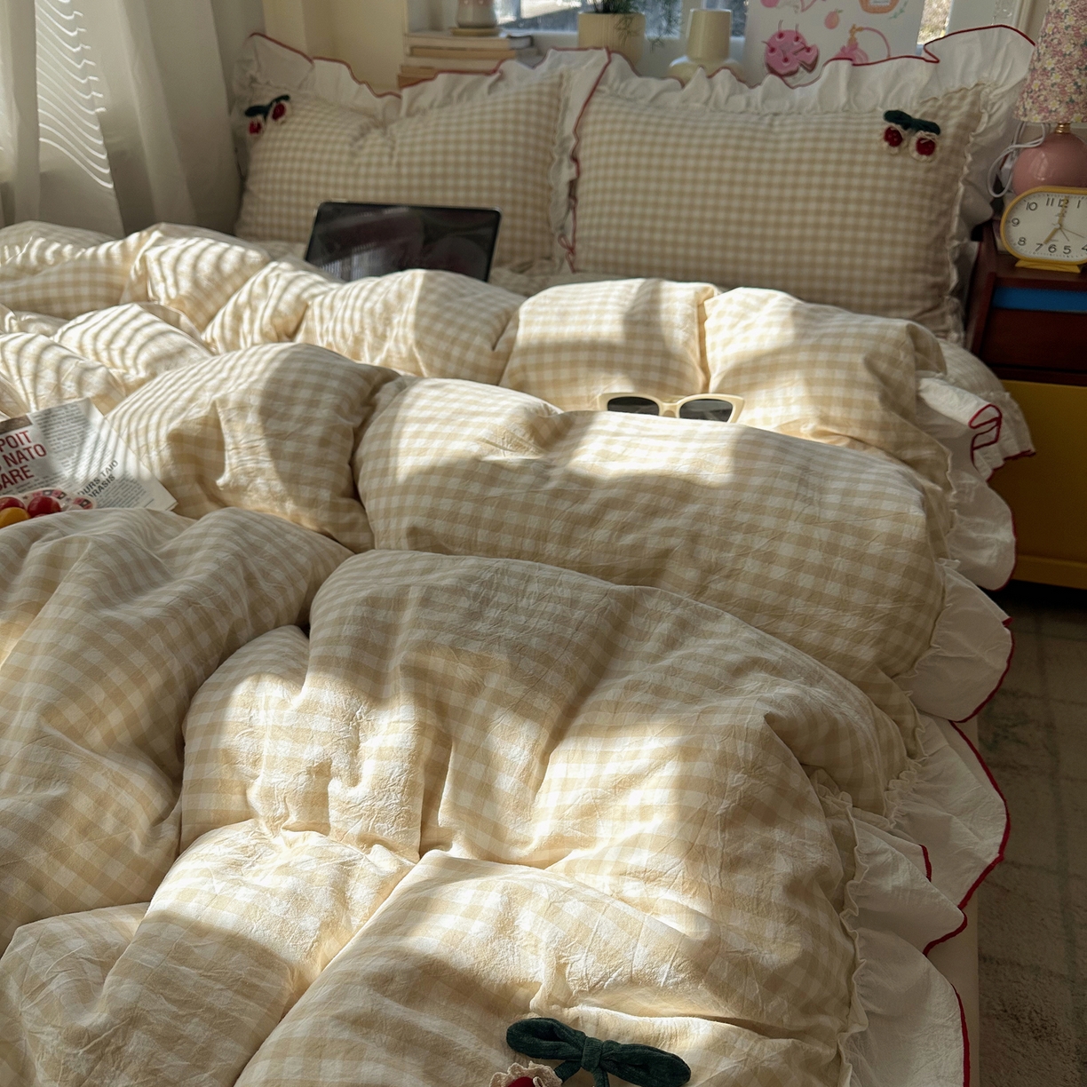 91家纺网 家纺一手货源 找家纺 首尔家纺 2026新款全棉色织水洗棉四件套花边款小红书ins风-樱桃可露丽 樱桃可露丽-黄格