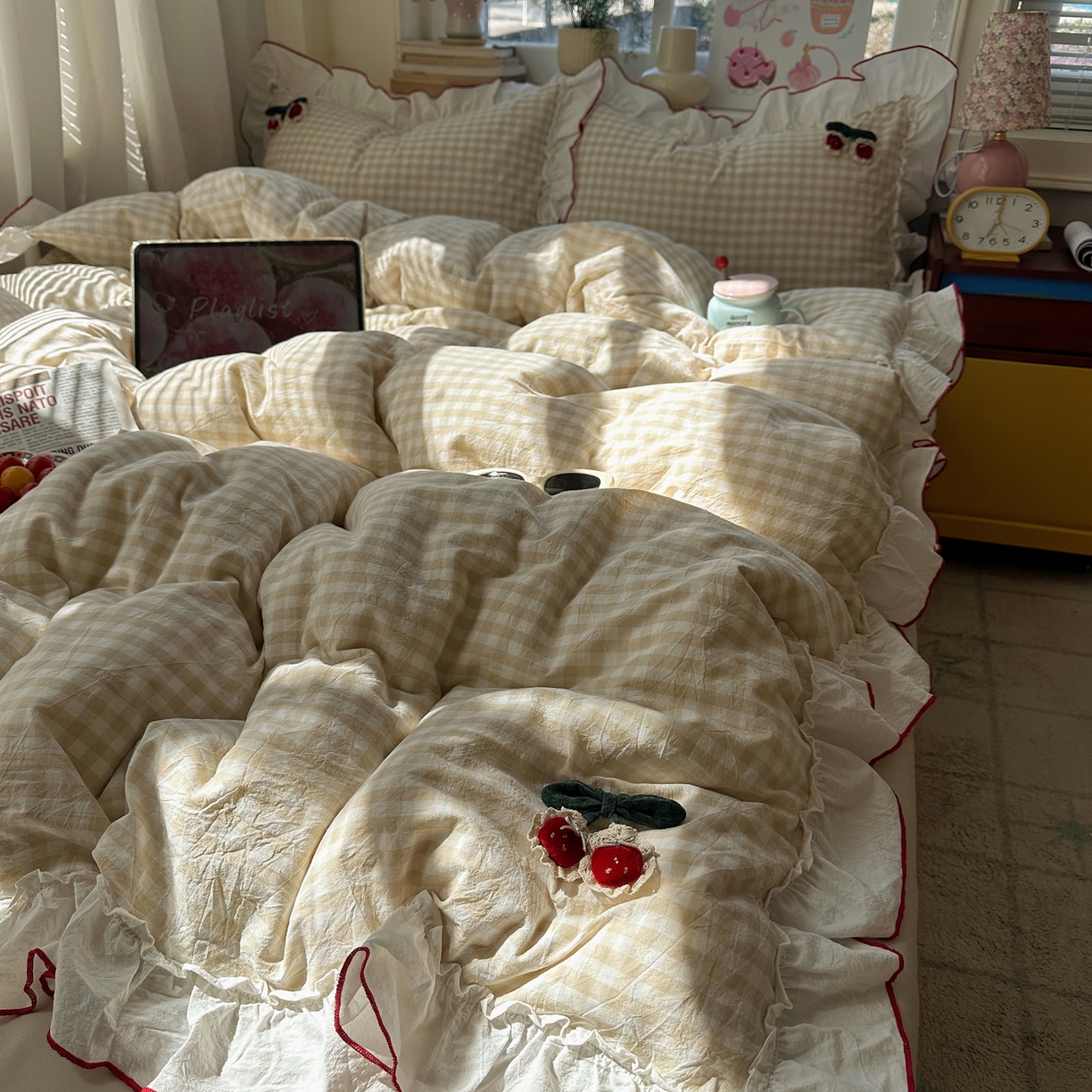 91家纺网 家纺一手货源 找家纺 首尔家纺 2026新款全棉色织水洗棉四件套花边款小红书ins风-樱桃可露丽 樱桃可露丽-黄格