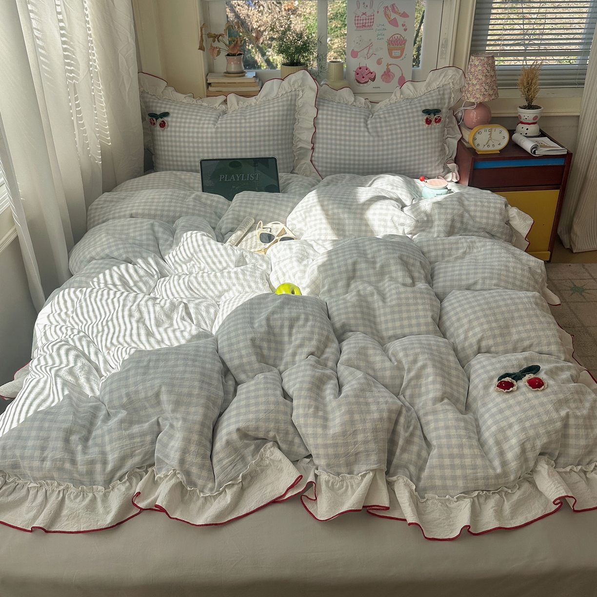 91家纺网 家纺一手货源 找家纺 首尔家纺 2026新款全棉色织水洗棉四件套花边款小红书ins风-樱桃可露丽 樱桃可露丽-蓝格