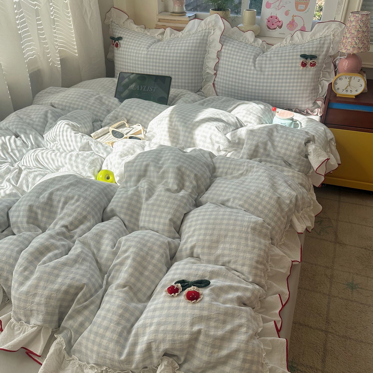 91家纺网 家纺一手货源 找家纺 首尔家纺 2026新款全棉色织水洗棉四件套花边款小红书ins风-樱桃可露丽 樱桃可露丽-蓝格