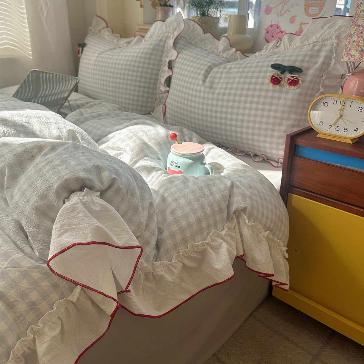 91家纺网 家纺一手货源 找家纺 首尔家纺 2026新款全棉色织水洗棉四件套花边款小红书ins风-樱桃可露丽 樱桃可露丽-蓝格