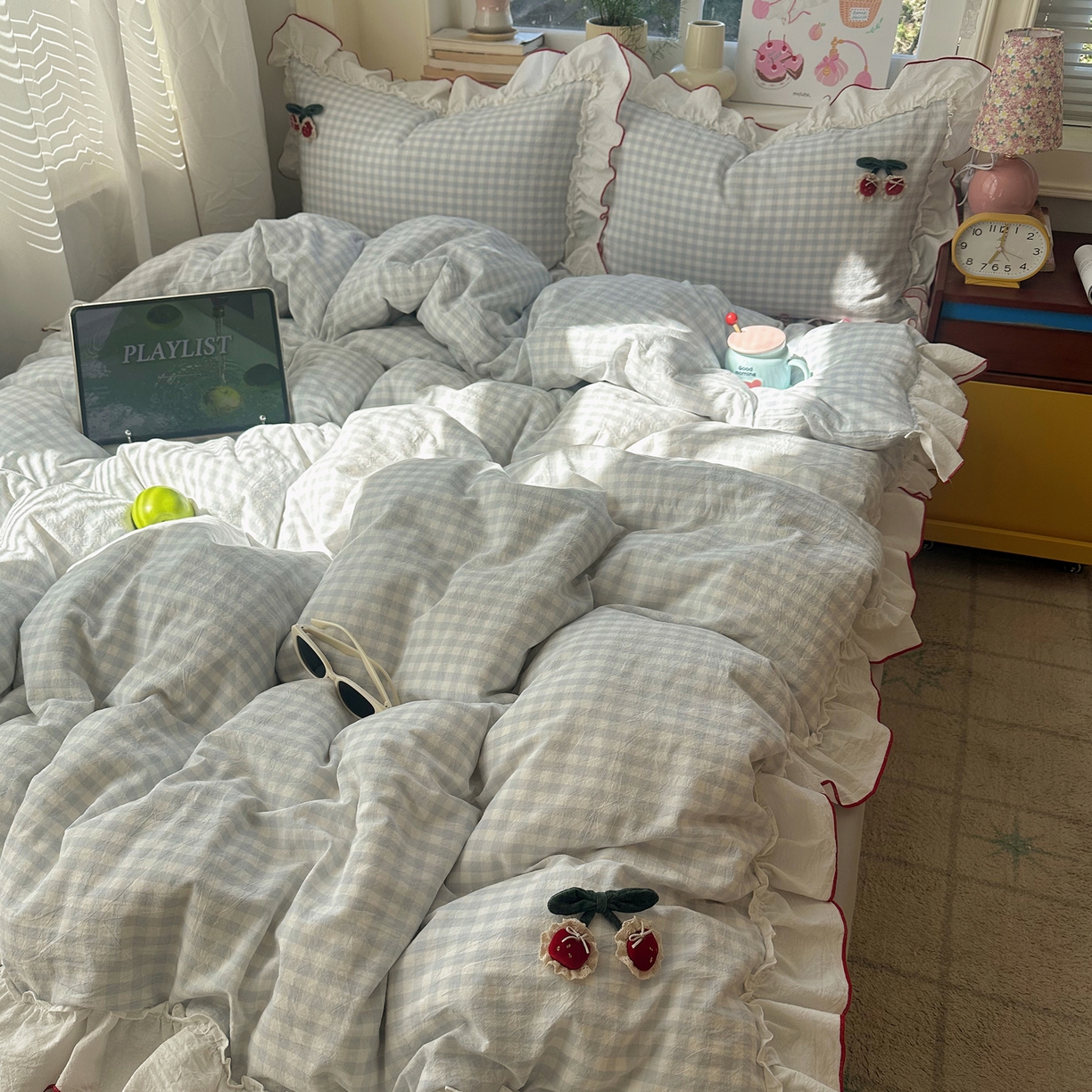 91家纺网 家纺一手货源 找家纺 首尔家纺 2026新款全棉色织水洗棉四件套花边款小红书ins风-樱桃可露丽 樱桃可露丽-蓝格