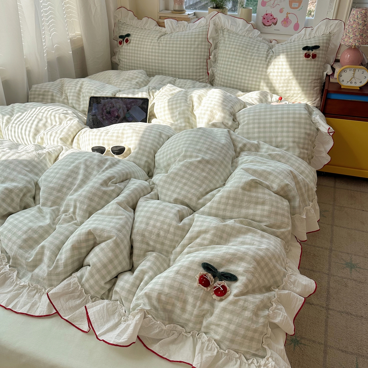 91家纺网 家纺一手货源 找家纺 首尔家纺 2026新款全棉色织水洗棉四件套花边款小红书ins风-樱桃可露丽 樱桃可露丽-绿格