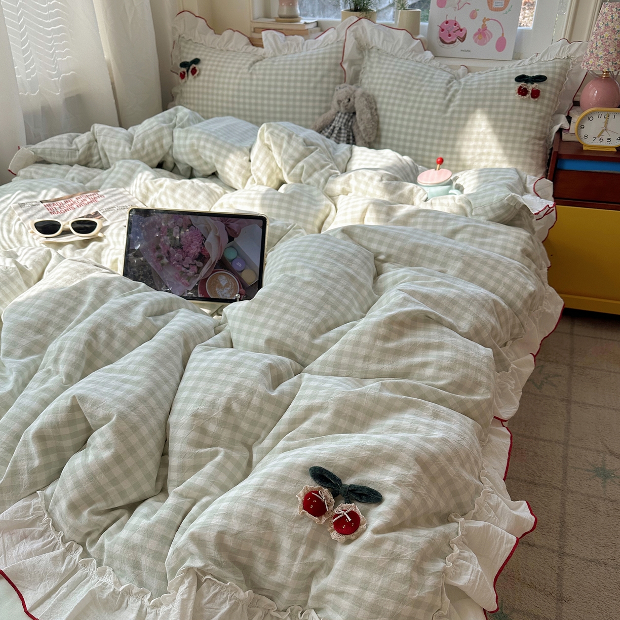 91家纺网 家纺一手货源 找家纺 首尔家纺 2026新款全棉色织水洗棉四件套花边款小红书ins风-樱桃可露丽 樱桃可露丽-绿格