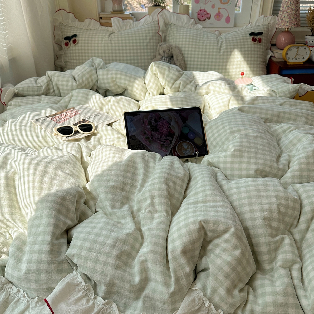 91家纺网 家纺一手货源 找家纺 首尔家纺 2026新款全棉色织水洗棉四件套花边款小红书ins风-樱桃可露丽 樱桃可露丽-绿格