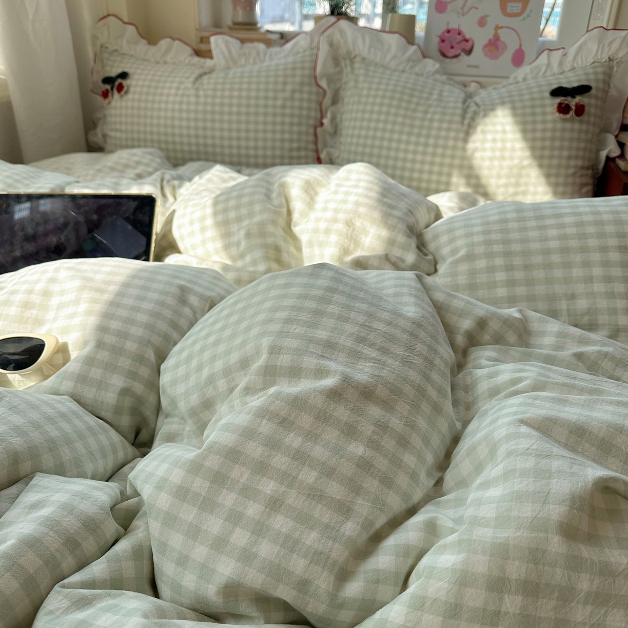 91家纺网 家纺一手货源 找家纺 首尔家纺 2026新款全棉色织水洗棉四件套花边款小红书ins风-樱桃可露丽 樱桃可露丽-绿格