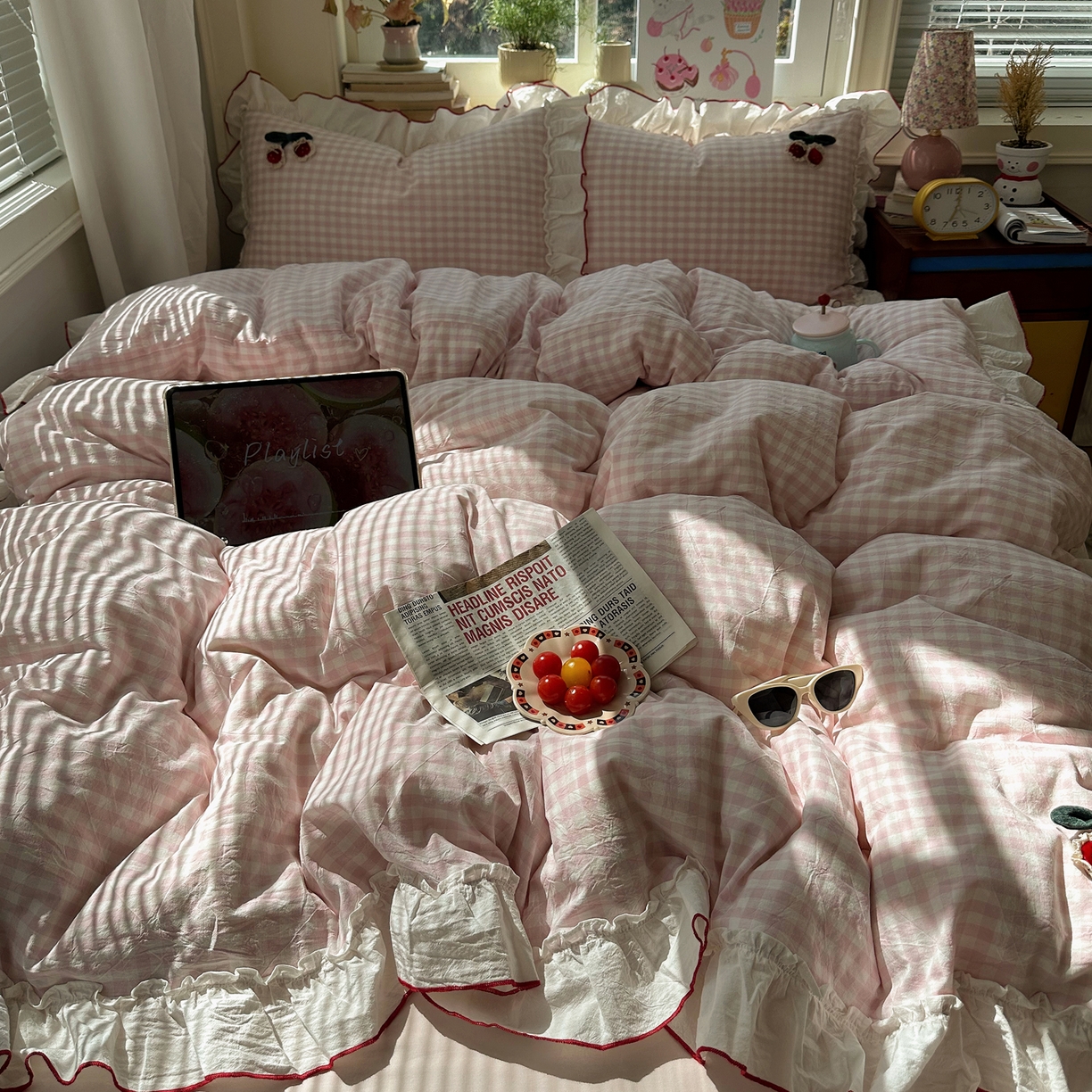 91家纺网 家纺一手货源 找家纺 首尔家纺 2026新款全棉色织水洗棉四件套花边款小红书ins风-樱桃可露丽 樱桃可露丽-粉格