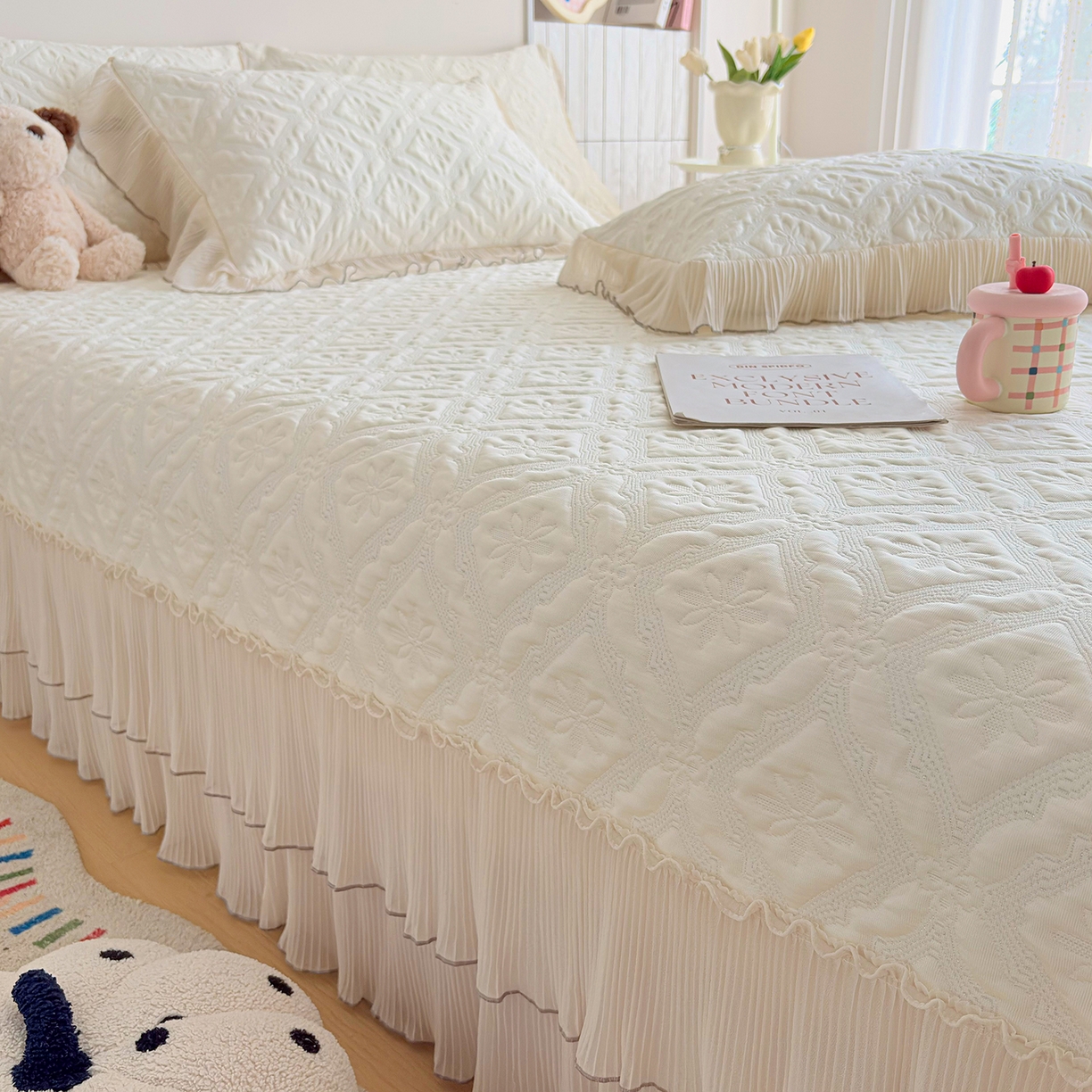 91家纺网 家纺一手货源 找家纺 暖芯家纺 2026新款凉感丝网纱凉席夏被夏凉被空调被四件套 洛芙漫-奶昔白