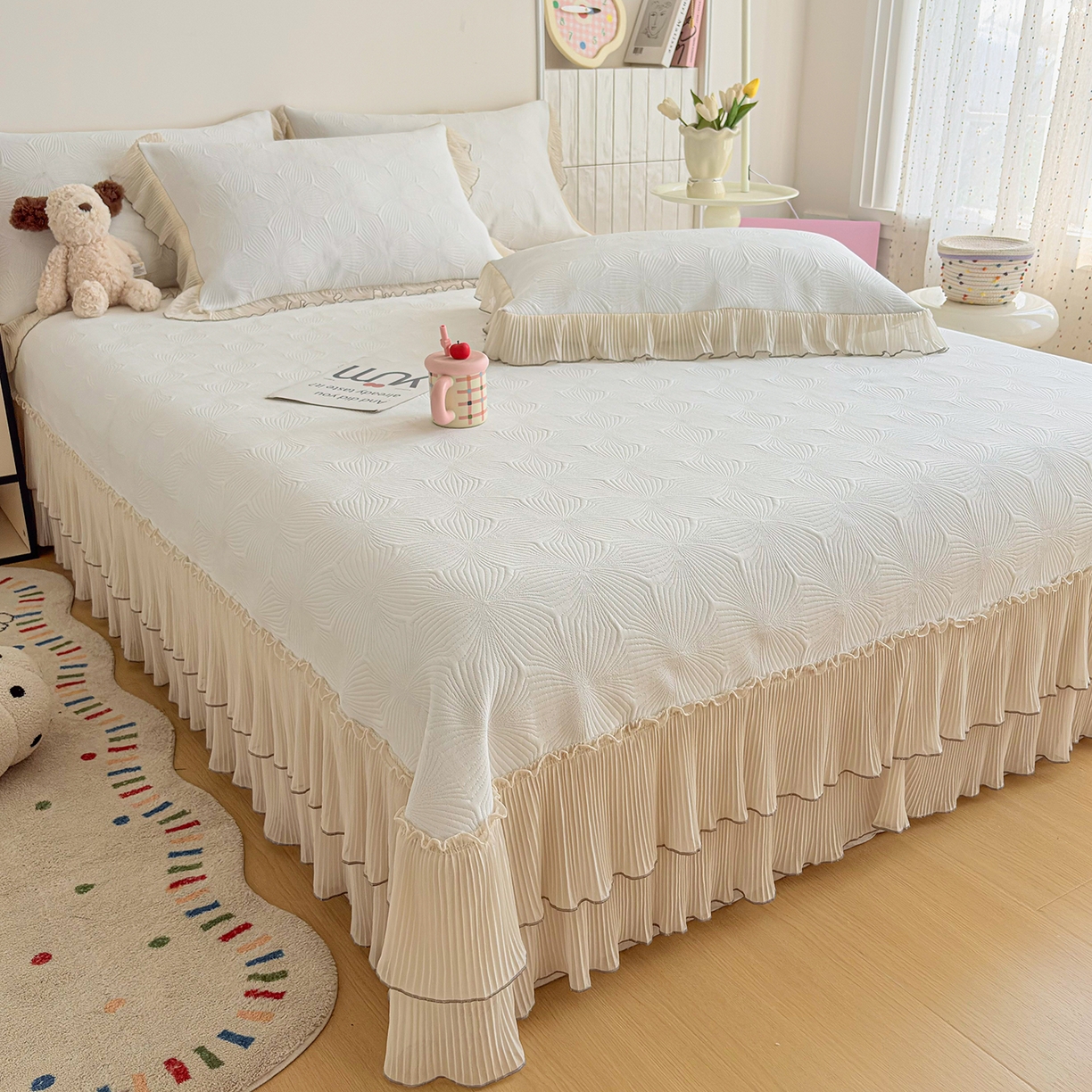 91家纺网 家纺一手货源 找家纺 暖芯家纺 2026新款凉感丝网纱凉席夏被夏凉被空调被四件套 轻梦瑶-奶昔白