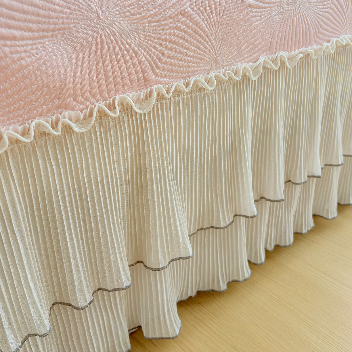 91家纺网 家纺一手货源 找家纺 暖芯家纺 2026新款凉感丝网纱凉席夏被夏凉被空调被四件套 轻梦瑶-柔雾粉