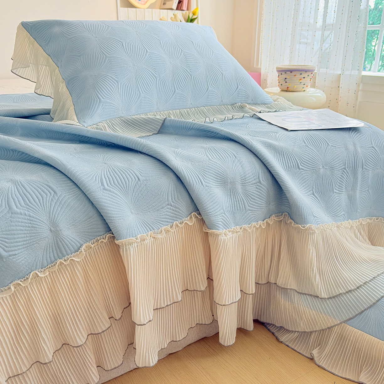 91家纺网 家纺一手货源 找家纺 暖芯家纺 2026新款凉感丝网纱凉席夏被夏凉被空调被四件套 轻梦瑶-天空蓝