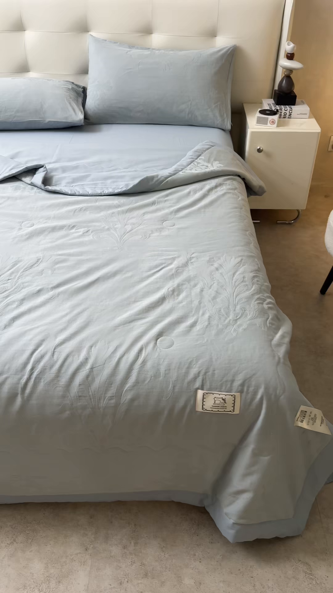 91家纺网 家纺一手货源 找家纺 乐家毛巾被（工厂自产自销） 2026春夏新款全棉60S长绒棉立体厚织提花整张棉花夏被四件套单夏被枕套夏凉被空 残影