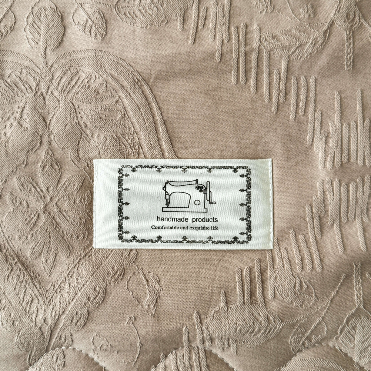 91家纺网 家纺一手货源 找家纺 乐家毛巾被（工厂自产自销） 2026春夏新款全棉60S长绒棉立体厚织提花整张棉花夏被四件套单夏被枕套夏凉被空 缠绕