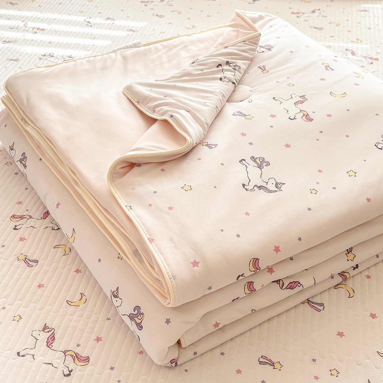 91家纺网 家纺一手货源 找家纺 （总）优悦生活馆 2026新款麻绳款锦氨凉感丝夏被