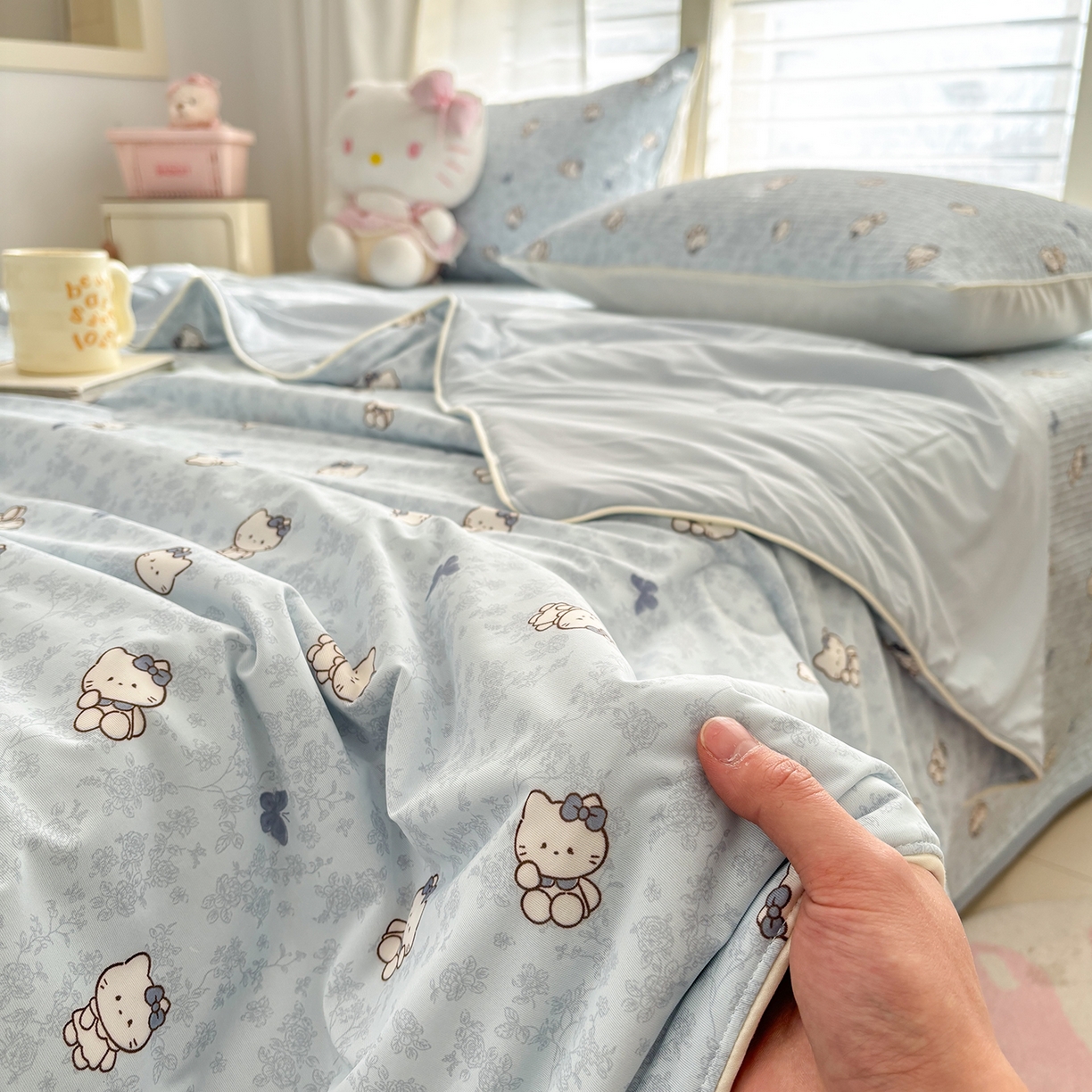 91家纺网 家纺一手货源 找家纺 优悦生活馆 2026新款麻绳款锦氨凉感丝夏被 小猫花朵