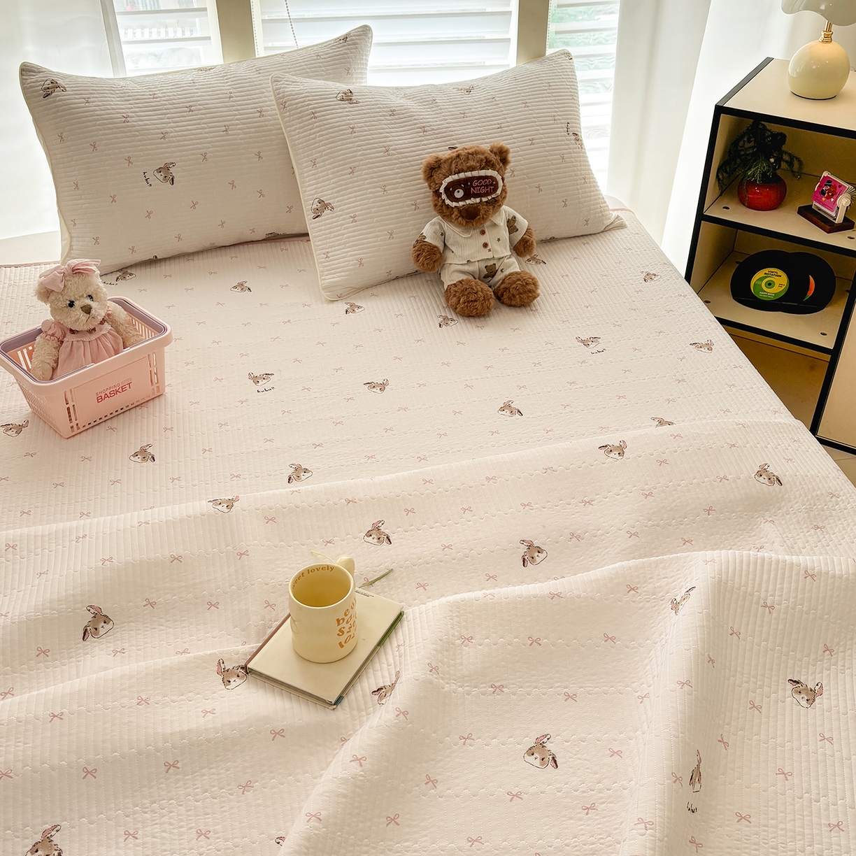 91家纺网 家纺一手货源 找家纺 优悦生活馆 2026新款麻绳款锦氨凉感丝夏被 蝴蝶结小兔