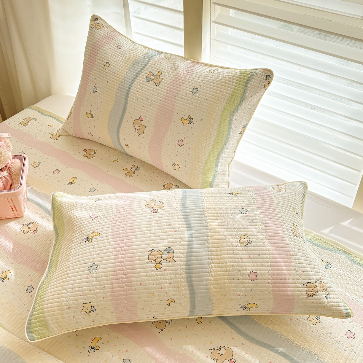 91家纺网 家纺一手货源 找家纺 优悦生活馆 2026新款麻绳款锦氨凉感丝夏被 彩条小象