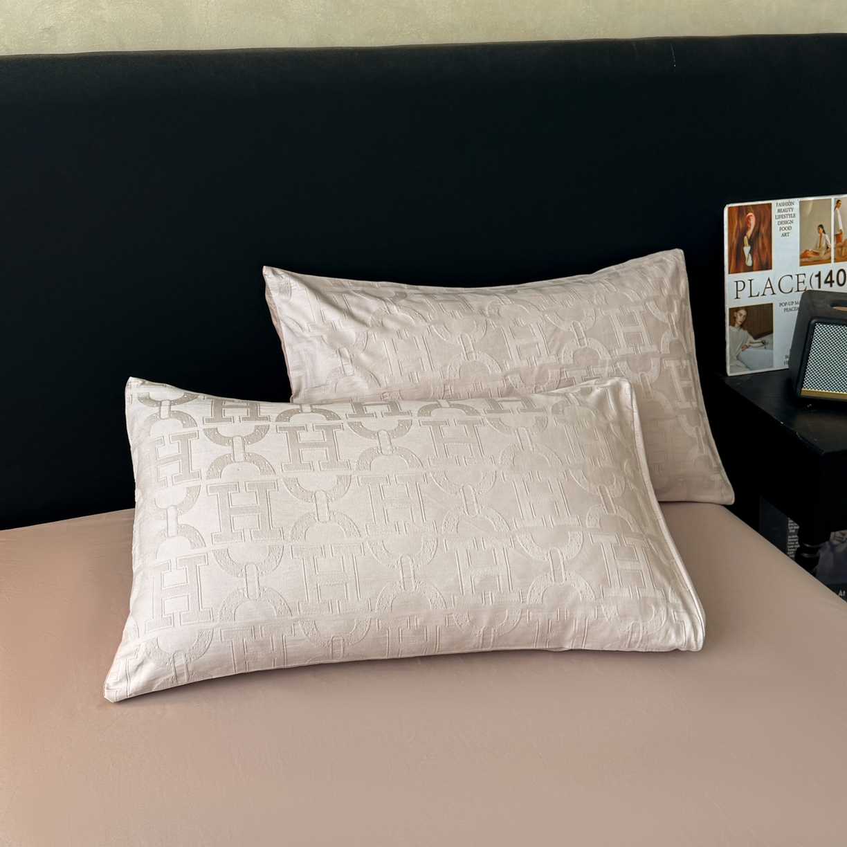 91家纺网 家纺一手货源 找家纺 乐家毛巾被（工厂自产自销） 2026春夏新款全棉60S长绒棉立体厚织提花整张棉花夏被四件套单夏被枕套夏凉被空 叠影