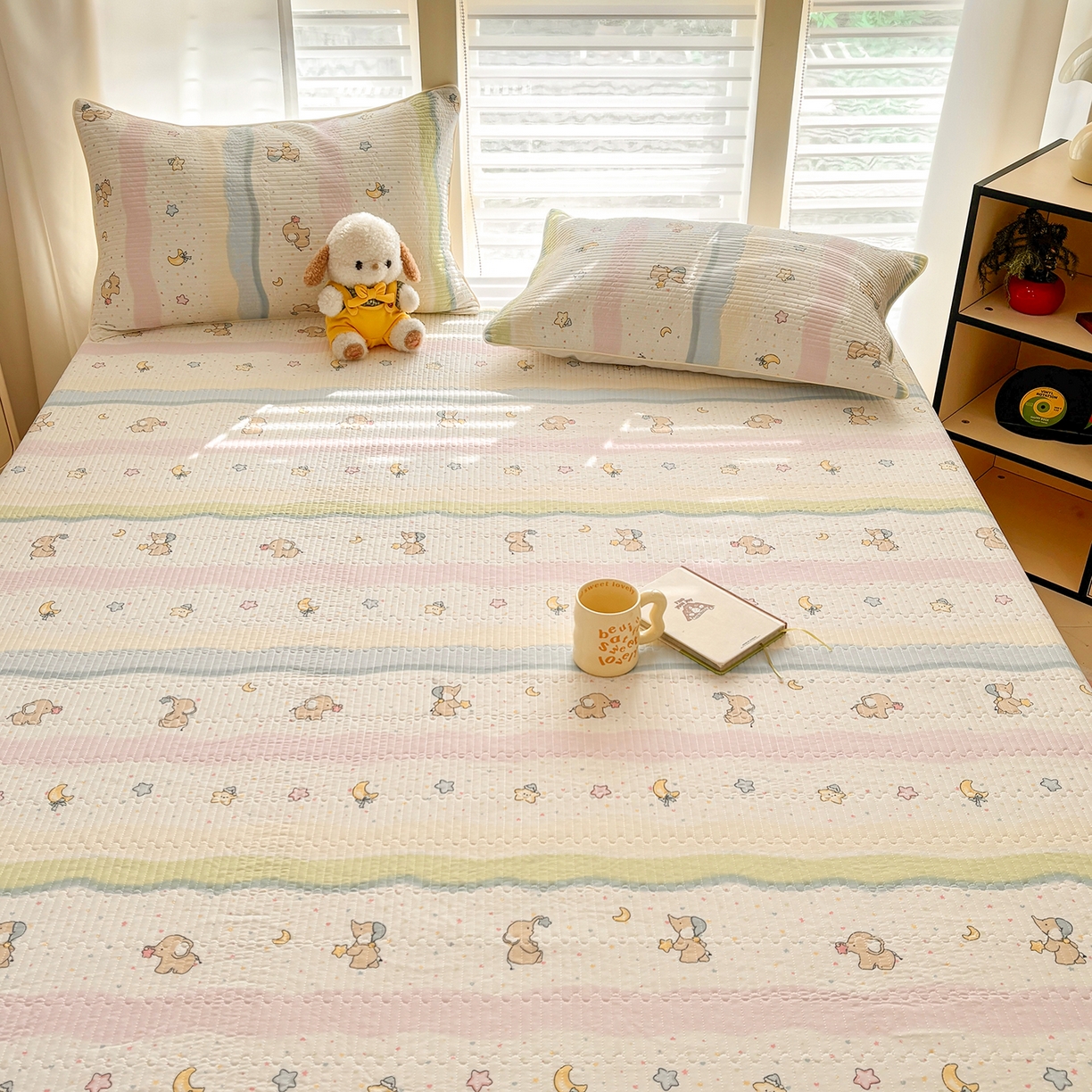 91家纺网 家纺一手货源 找家纺 优悦生活馆 2026新款麻绳款锦氨凉感丝夏被 彩条小象