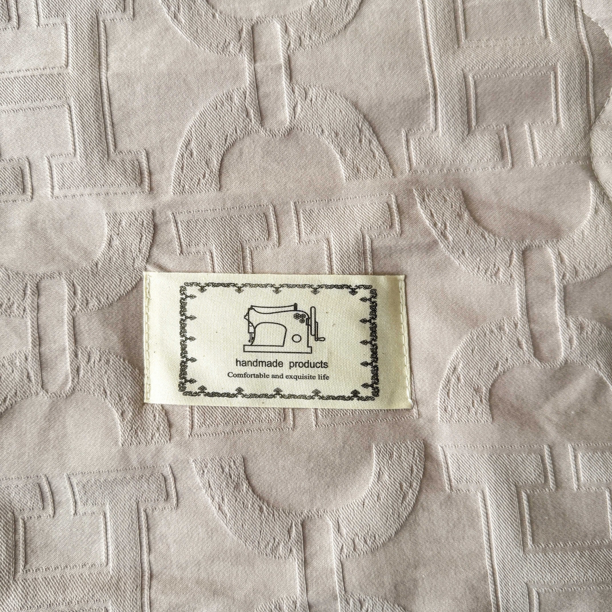 91家纺网 家纺一手货源 找家纺 乐家毛巾被（工厂自产自销） 2026春夏新款全棉60S长绒棉立体厚织提花整张棉花夏被四件套单夏被枕套夏凉被空 叠影