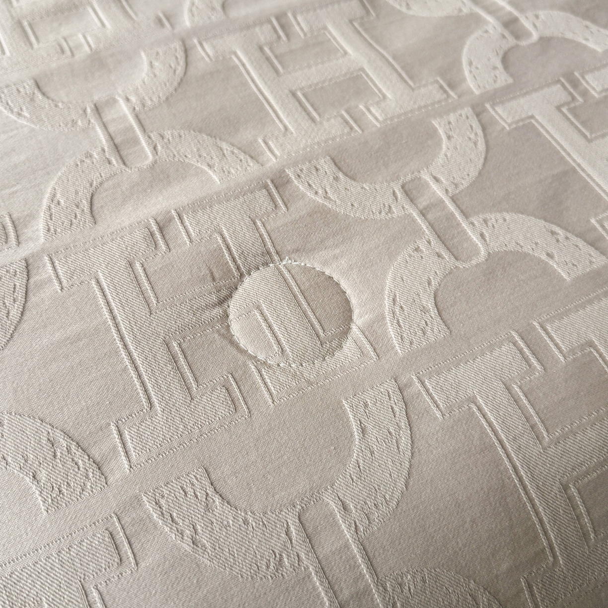 91家纺网 家纺一手货源 找家纺 乐家毛巾被（工厂自产自销） 2026春夏新款全棉60S长绒棉立体厚织提花整张棉花夏被四件套单夏被枕套夏凉被空 叠影