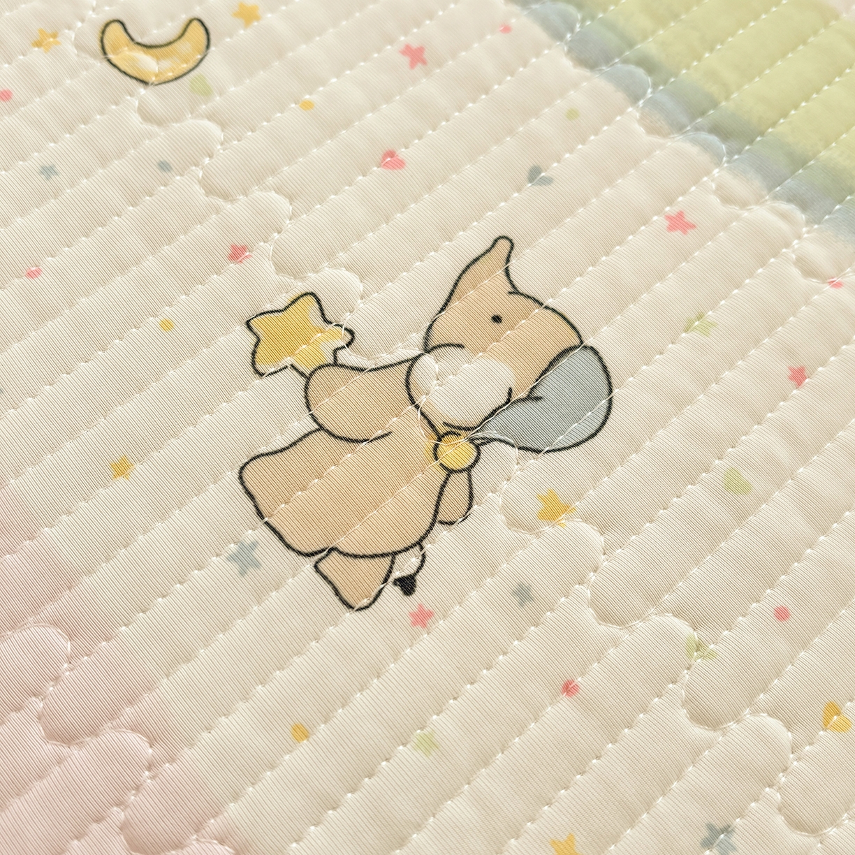 91家纺网 家纺一手货源 找家纺 优悦生活馆 2026新款麻绳款锦氨凉感丝夏被 彩条小象