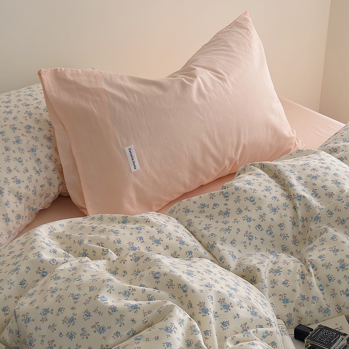 91家纺网 家纺一手货源 找家纺 山茶家居-原创设计 2026新款全棉碎花系列四件套-曼岛 曼岛-海蓝