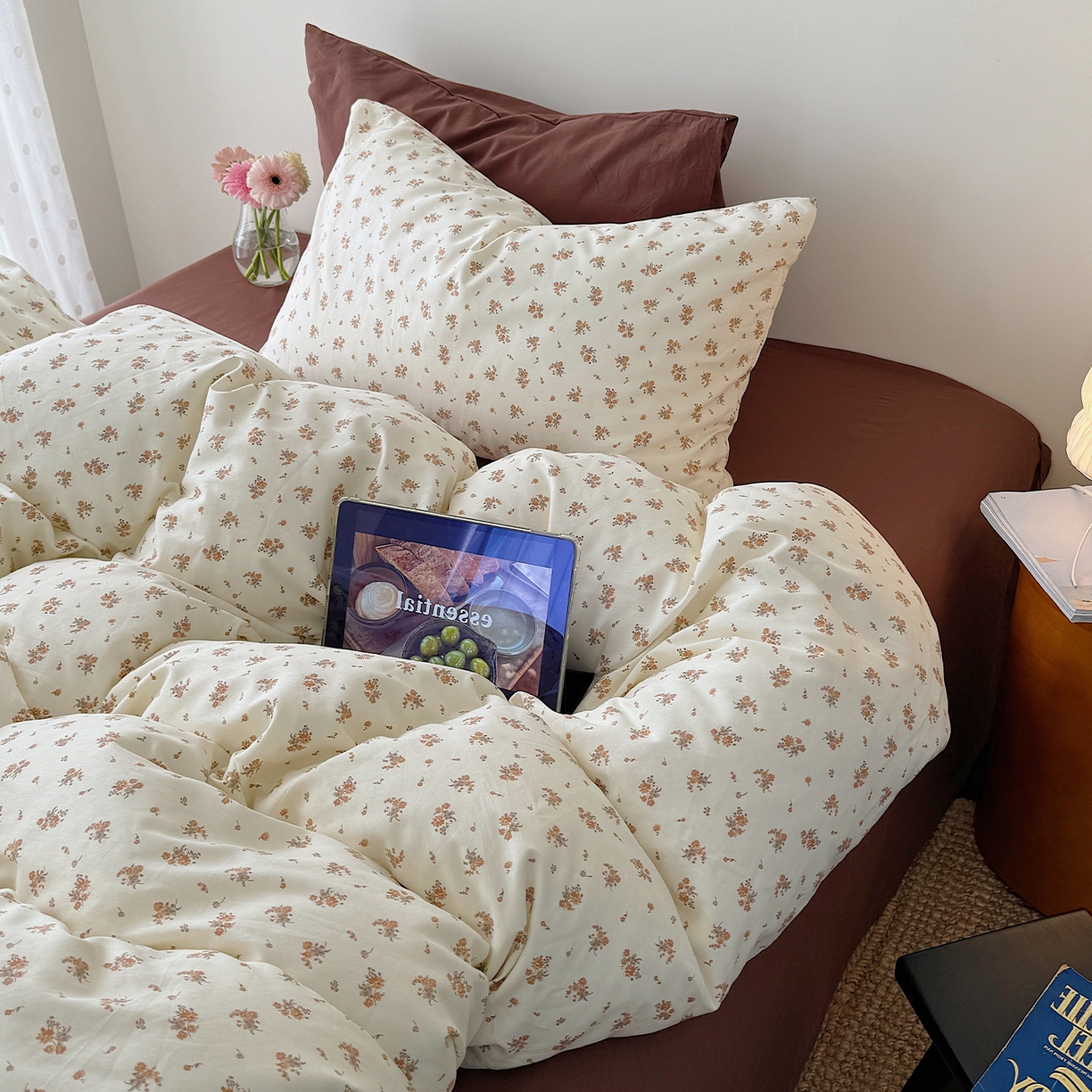 91家纺网 家纺一手货源 找家纺 山茶家居-原创设计 2026新款全棉碎花系列四件套-曼岛 曼岛-甜棕